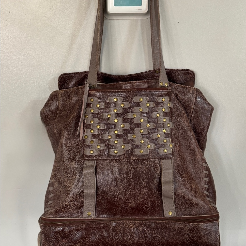 MUXO By Camila Alves Tribal Accents Large Tote Bag & Bottom Zip Compartment